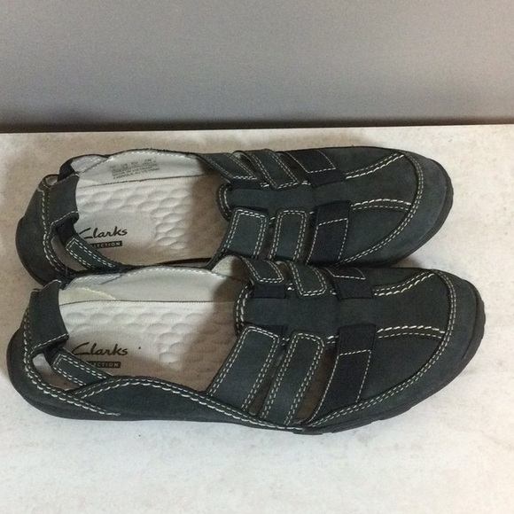 9.5 Clarks green closed toe sandals - Picture 3 of 7